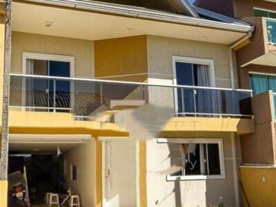Triplex em condomínio fechado